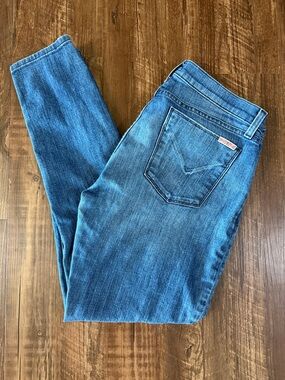 Hudson Krista Super Skinny Distressed Size 30